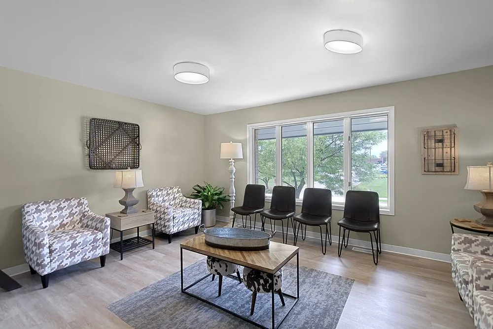 Comfortable waiting area at Renew Dental Loft in Schaumburg, IL