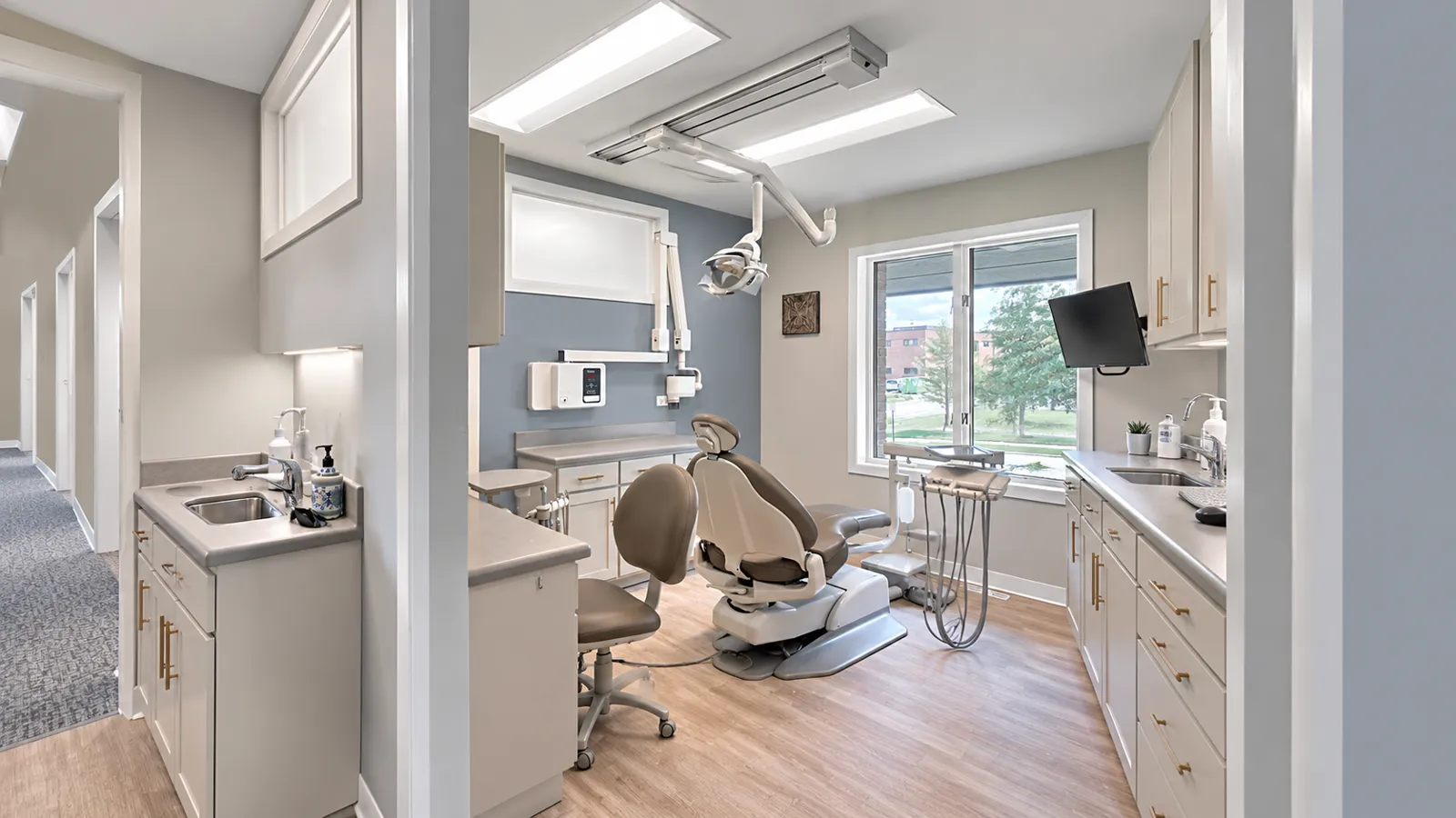 Private treatment room at Renew Dental Loft, Schaumburg, IL